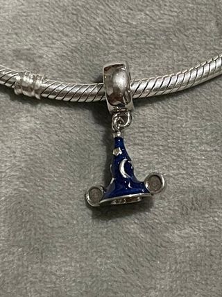 Charm sombrero hechicero Disney 