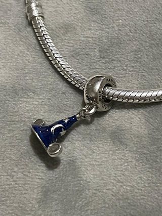 Charm sombrero hechicero Disney 