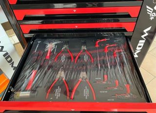 Caro con hermientas 380