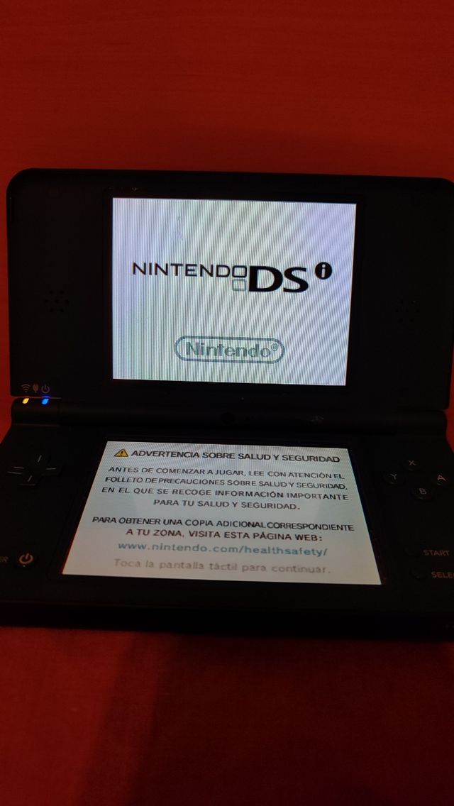 Nintendo DSi XL azul