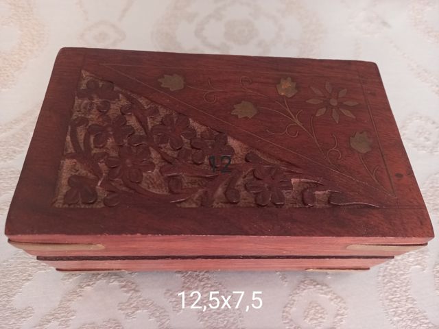 Preciosa caja de artesanía madera