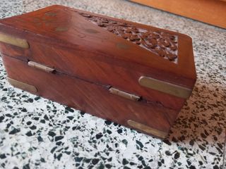 Preciosa caja de artesanía madera