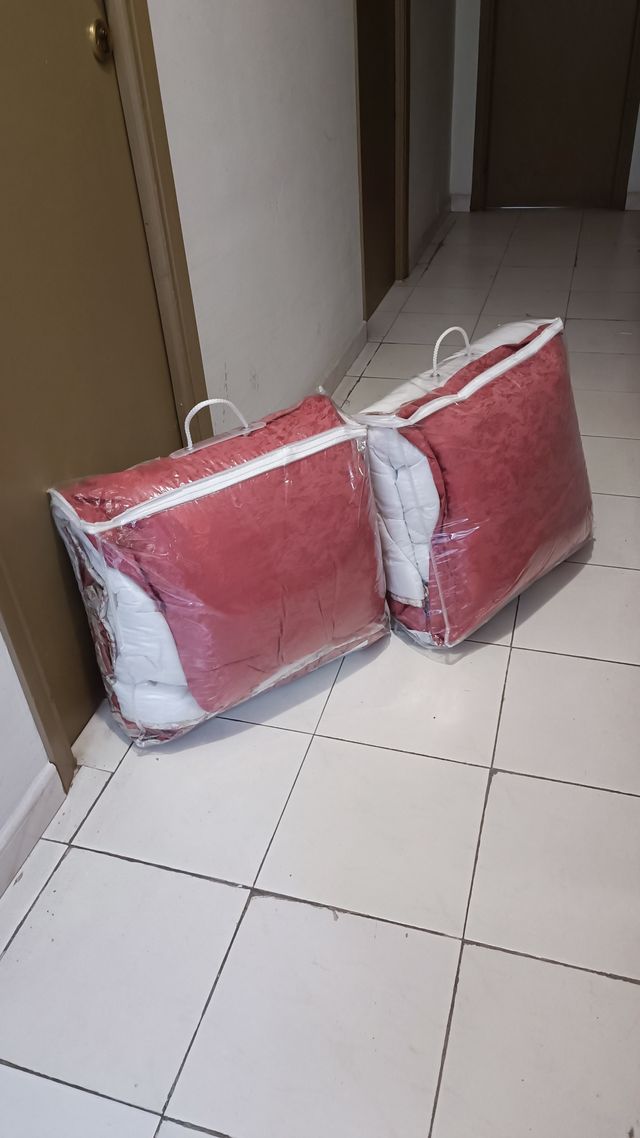 CABECEROS DE CAMA DE 90 y 2 colchas a juego