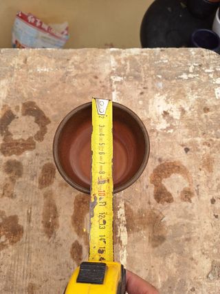 Macetero marrón redondo bonsai.