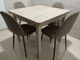 Mesa de comedor sin las sillas