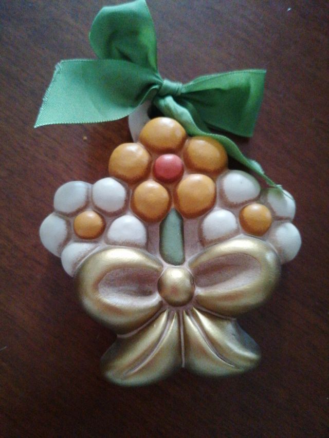 Formella thun con fiori