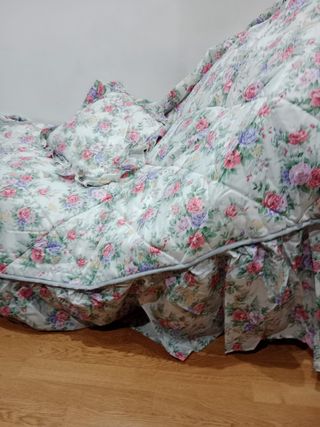 Colcha para cama de 80 con cortinas a juego