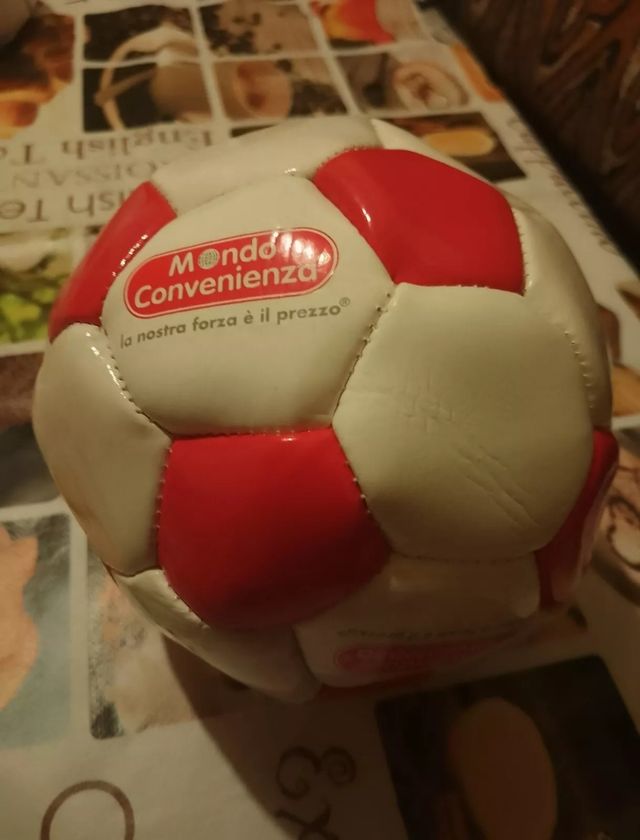 Pallone in cuoio Mondo Convenienza