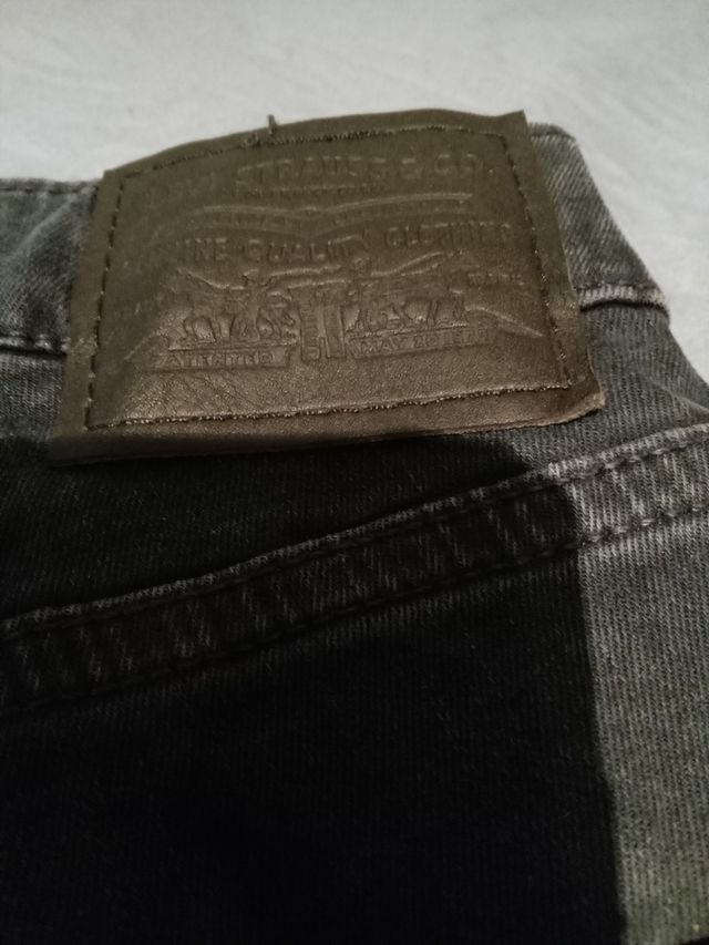 Pantalón Levi"s talla 25