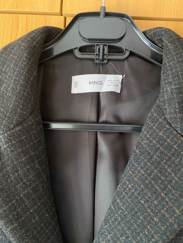 Abrigo negro de Mango