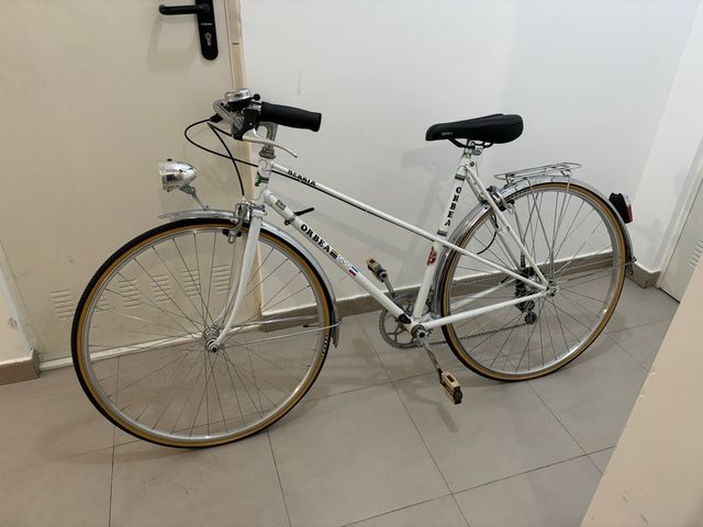 Bicicleta vintage restaurada orbea berria