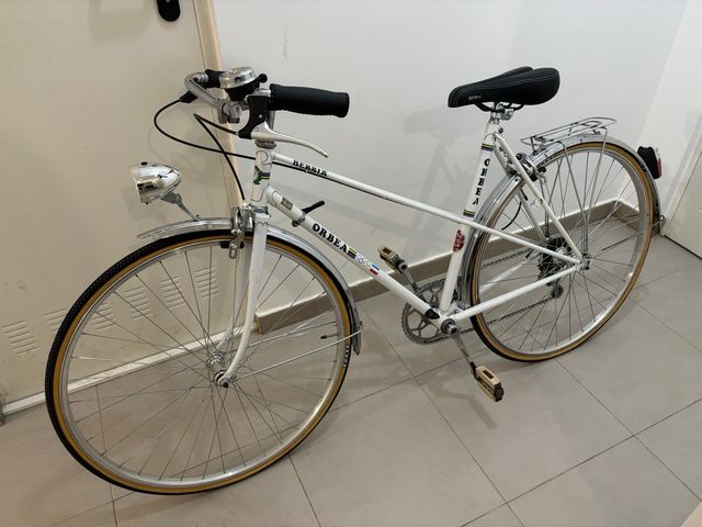 Bicicleta vintage restaurada orbea berria