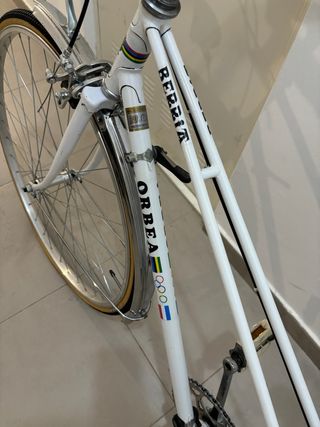 Bicicleta vintage restaurada orbea berria