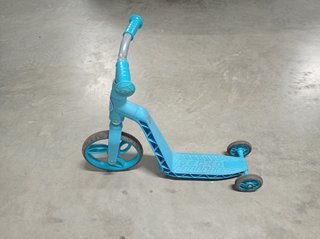 Patinete convertible en bici