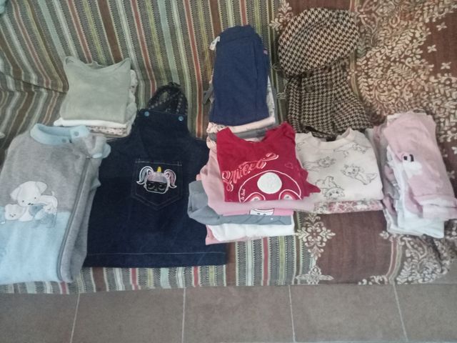 20 pezzi Abbigl. bimba 12/ 18 mesi + calze regalo