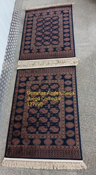 Tappeti persiani gemelli in seta
