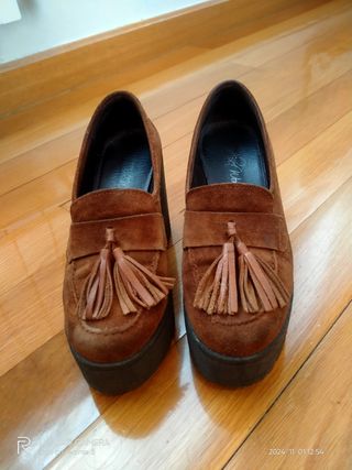 Mocasin marrón de piel. Talla 38