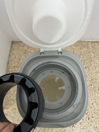 Papelera o contenador pañales