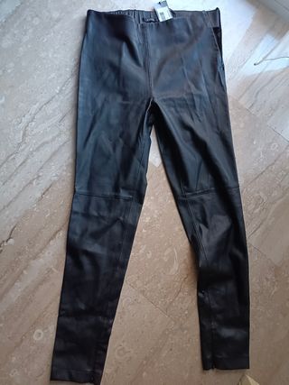 Pantalón polipiel Guess nuevo