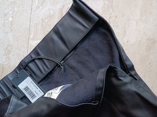 Pantalón polipiel Guess nuevo