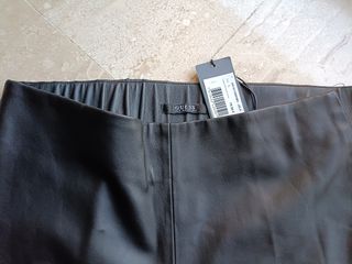 Pantalón polipiel Guess nuevo