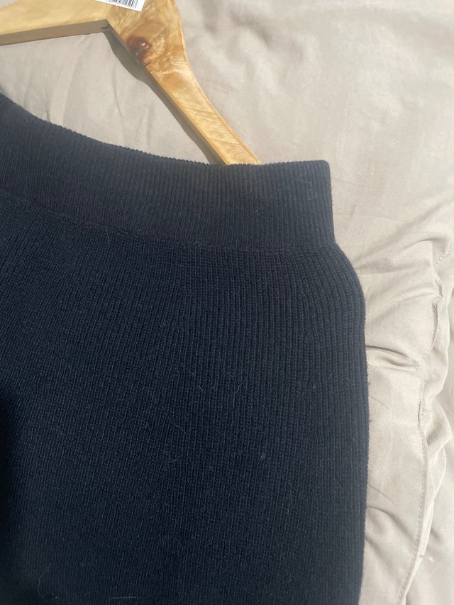 Gonna di lana a ruota sotto il ginocchio