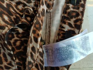 Pantalón Guess de leopardo nuevo