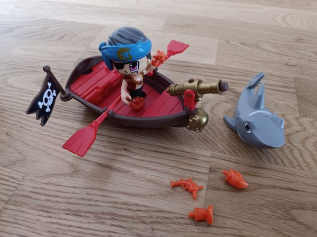 PinyPon Action. Isla pirata capitán Caimán + bote