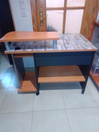 Mesa estudio y regalo silla