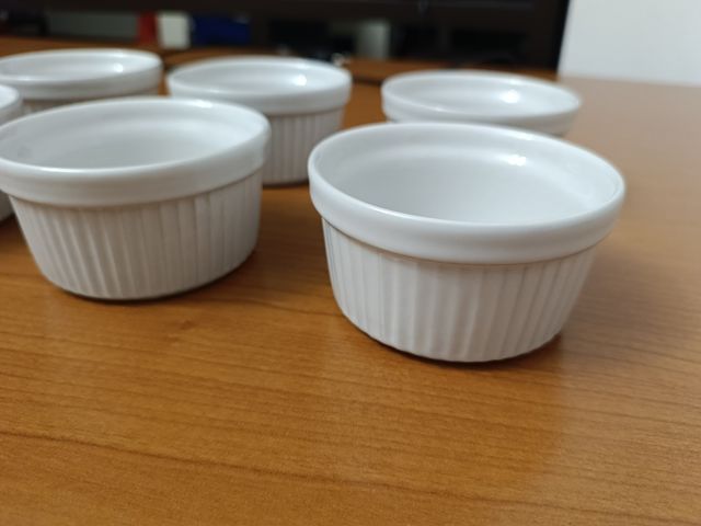 6 ciotoline in ceramica bianca