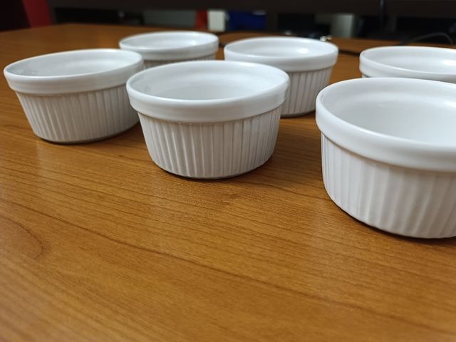 6 ciotoline in ceramica bianca