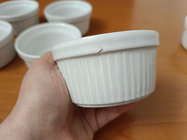 6 ciotoline in ceramica bianca