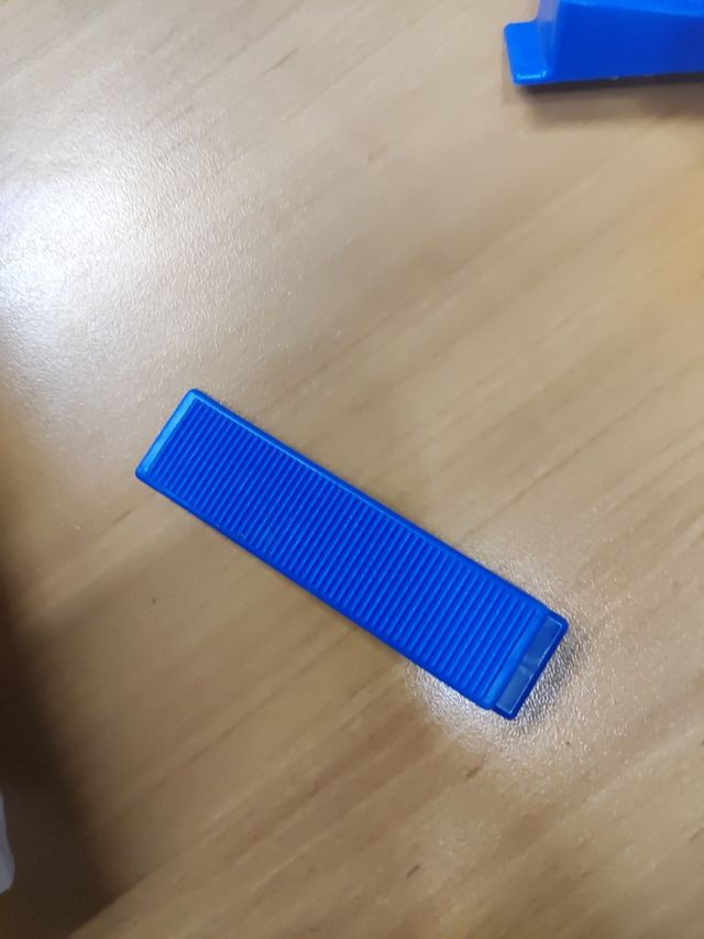 Cuñas anchas para nivelación de azulejos