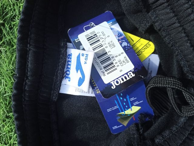 Pantalón chándal negro Talla 8