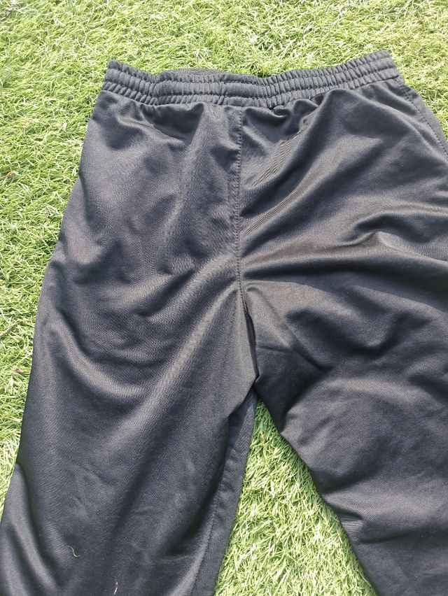 Pantalón chándal negro Talla 8