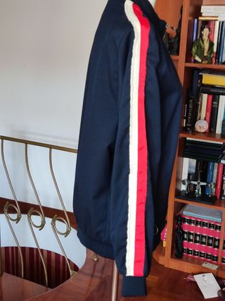 Giubbino uomo blu. Marca Zara.L