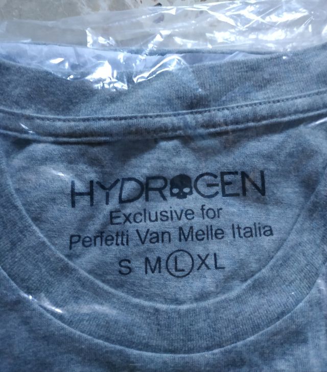 T-shirt Hydrogen introvabile