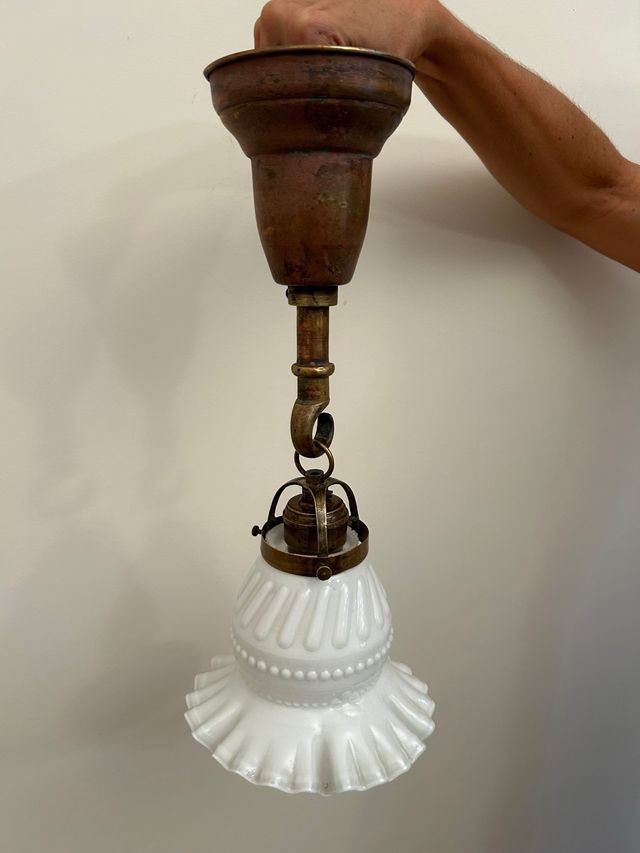 lampara techo con tulipa modernista