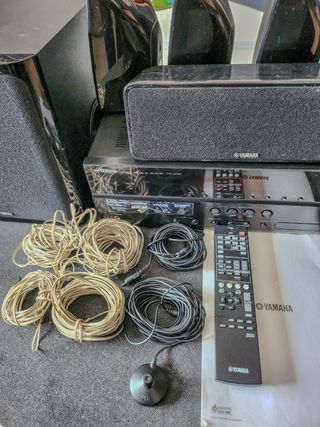 Yamaha Home Cinema 5.1 Receiver + altavoces