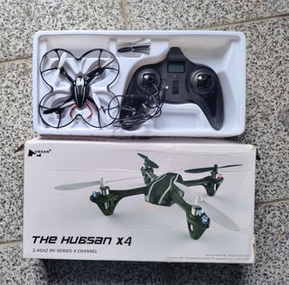 Drone. Tamanho mini e sem uso