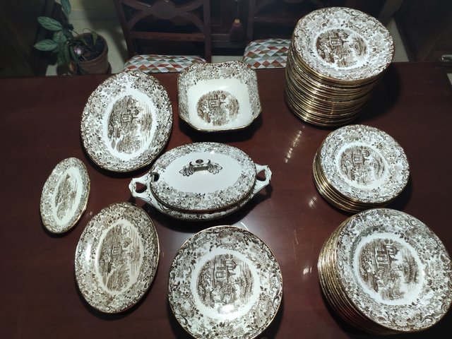 Vajilla cartuja de sevilla oro antigua 202