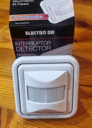 Interruptor detector movimiento IR pared