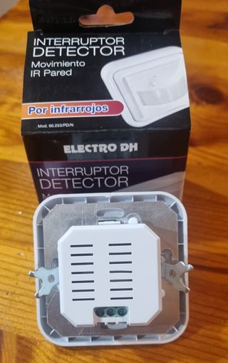 Interruptor detector movimiento IR pared
