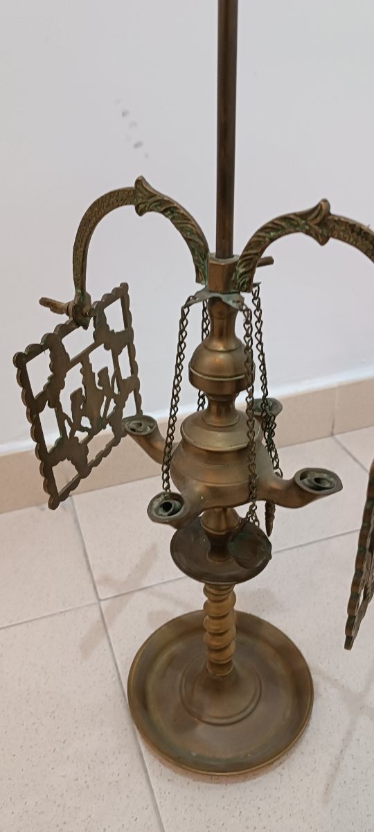 Antiguo velón de bronce