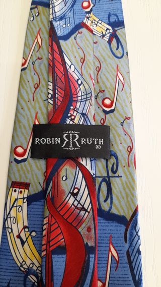 Cravatta colorata con chiave di violino