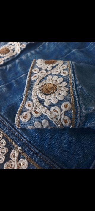 Cazadora vaquera Ibicenca.