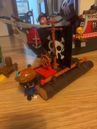 Barco pirata pinypon con isla