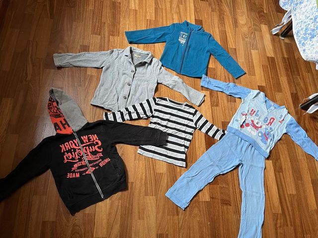 Vestiti bambino maglie, t-shirt, pigiama 5 anni