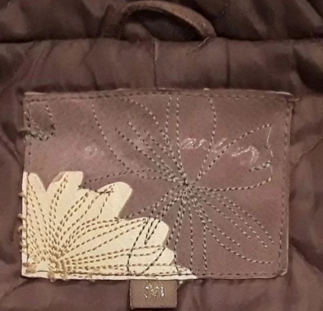 Cazadora de piel Steadivarius *