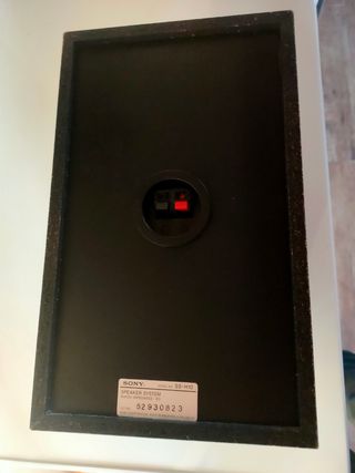 Dos altavoces sony